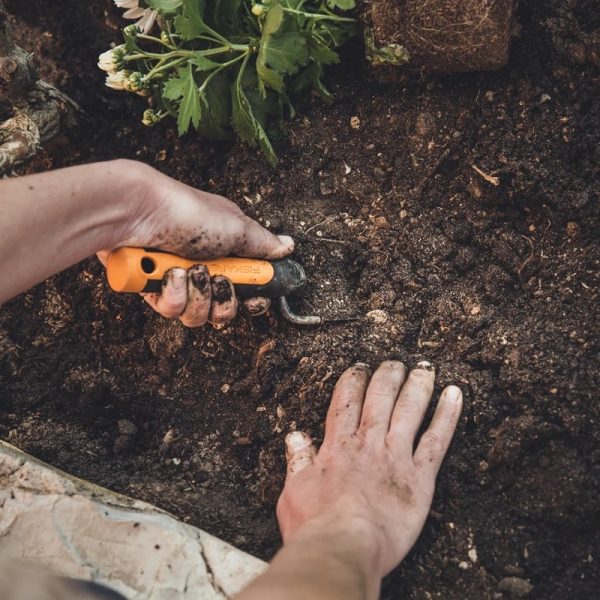 بیلچه Fiskars مدل Trowel خاک